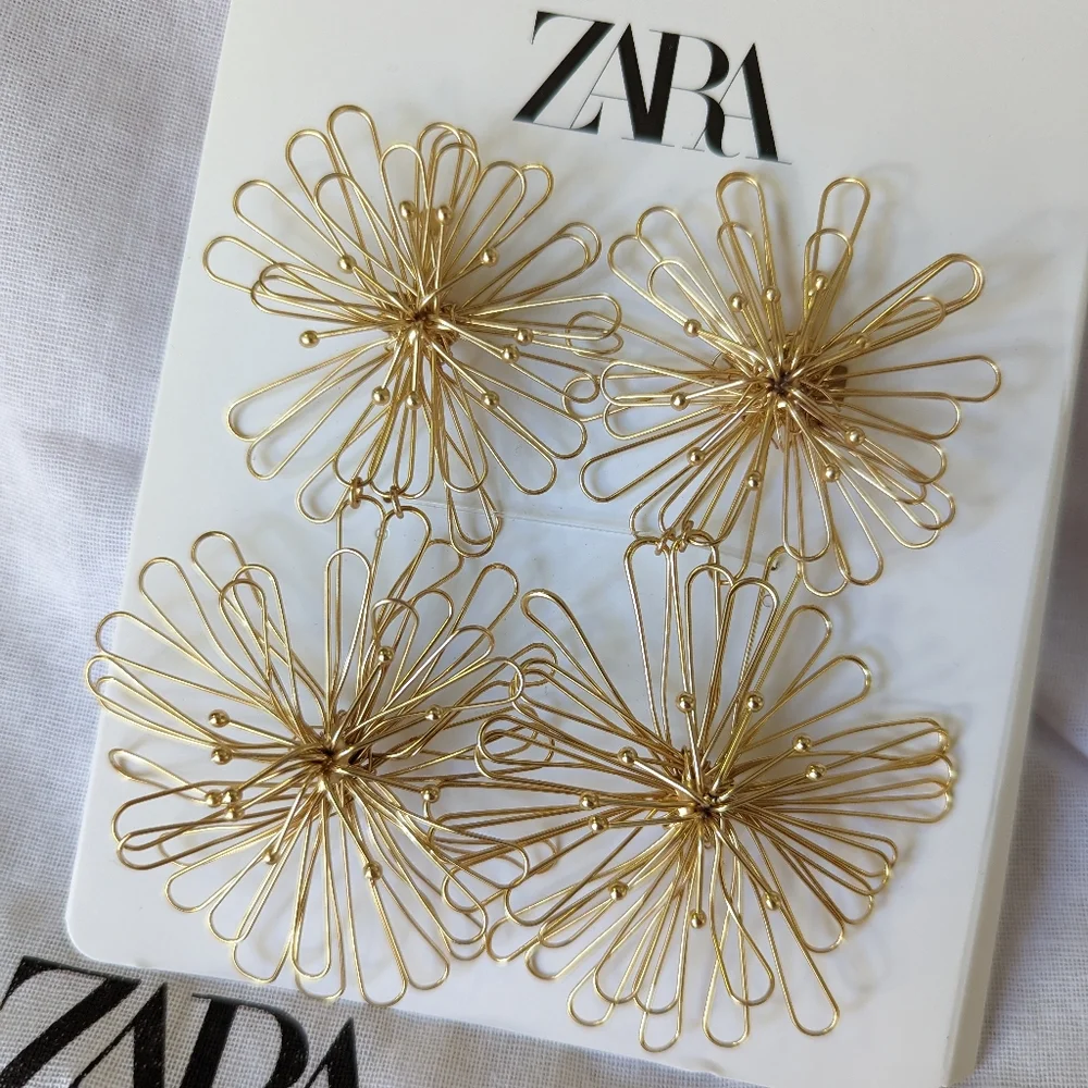 ZARA STATEMENT FLOWER DROP DANGLE EARRINGS GOLD NWT - Picture 1 of 4